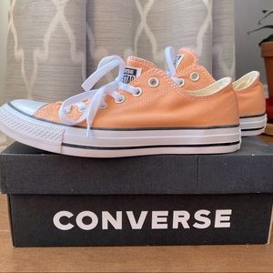 NWOT Converse Low Tops